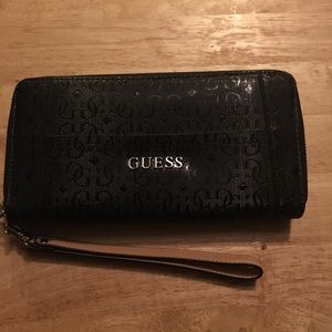 Guess large wallet